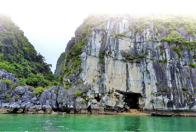 Hồ Động Tiên – Một điểm du lịch hấp dẫn ở Vịnh Hạ Long