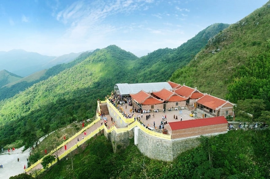 Chùa Ngọa Vân - Điểm du xuân, hành hương lễ Phật mỗi độ xuân về