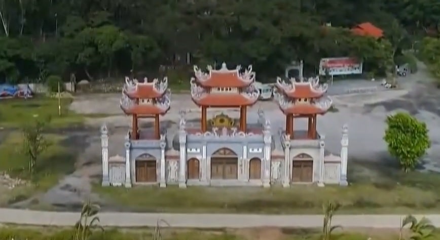 Công Tam Quan Đền Cặp TIên