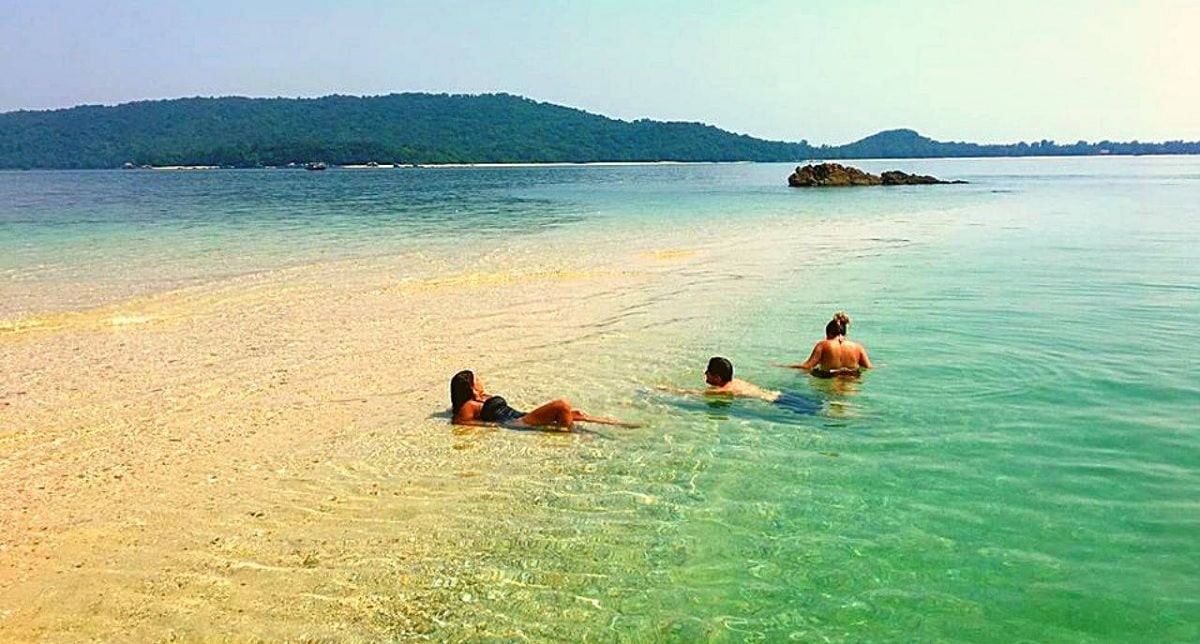 Vẻ đẹp lên thơ của bãi tắm Hồng Vàn