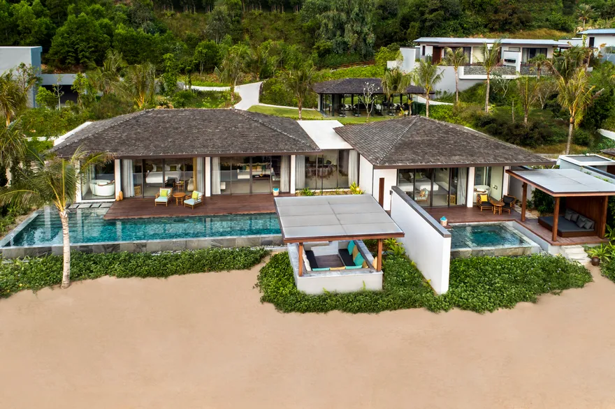 Anantara Beachfront Pool