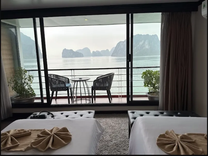 Du thuyền Mon Chéri 2 Các phòng Du thuyền Mon Chéri đều có ban công riêng
