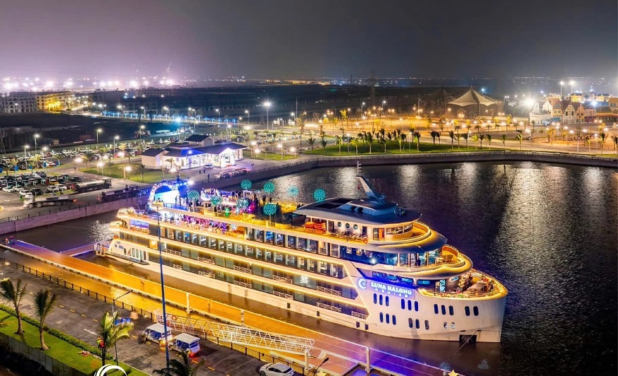 Hải trình du ngoạn của Luna Cruise Hạ Long về đêm