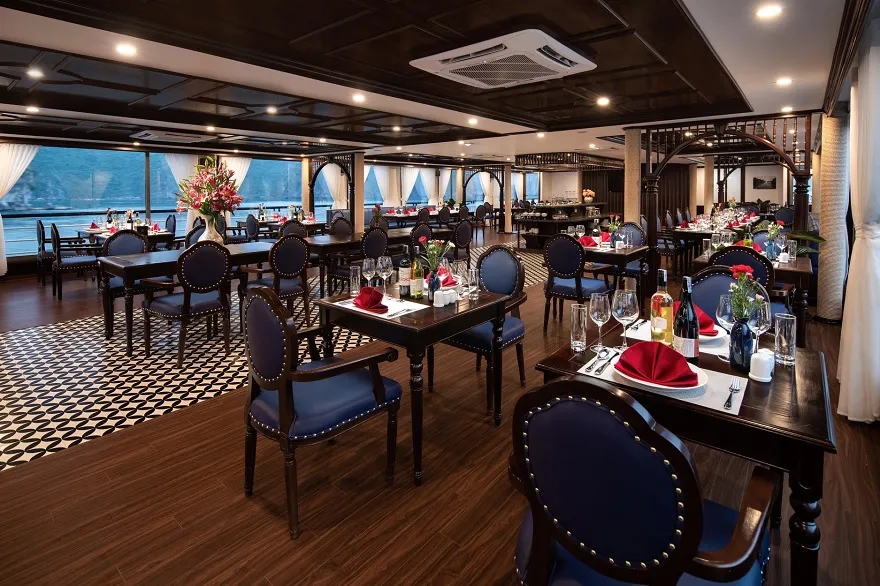 Du thuyền La Casta Regal 5 Nhà hàng trên La Casta Regal