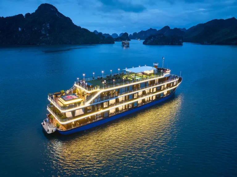 Du thuyền La Casta Regal