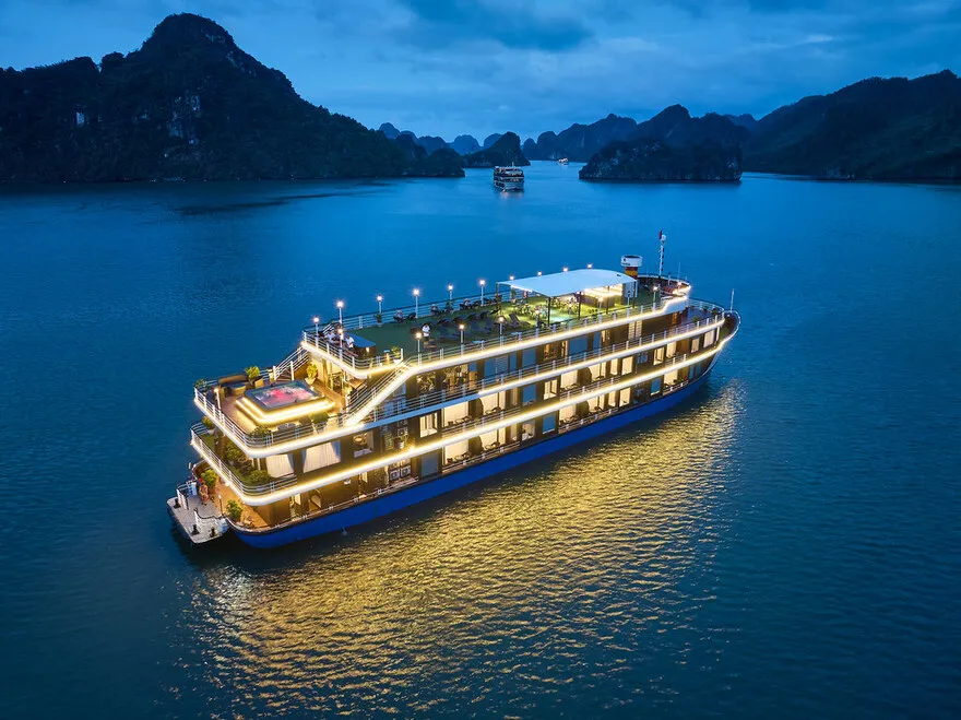 Du thuyền La Casta Regal