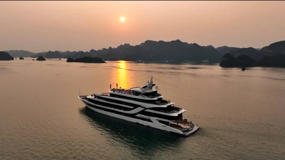 Du thuyền ngủ đêm trên Vịnh Hạ Long