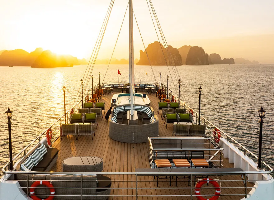 Khu vực Sundeck của du thuyền