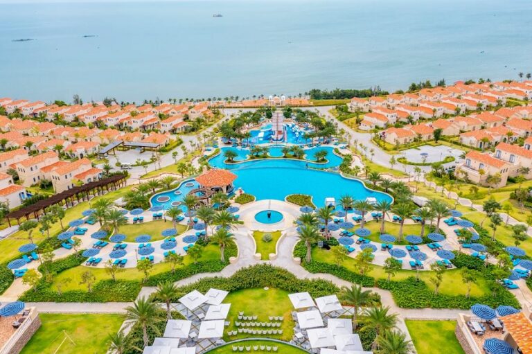 Centara Mirage Resort Mũi Né