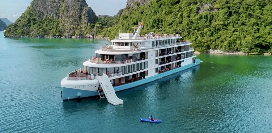 Du thuyền Capella Cruise