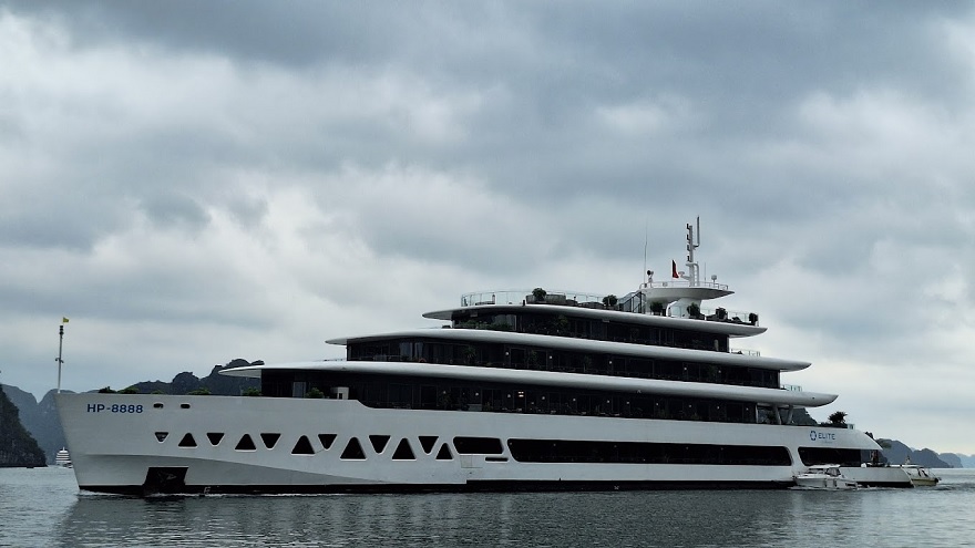 Du thuyền Scarlet Pearl