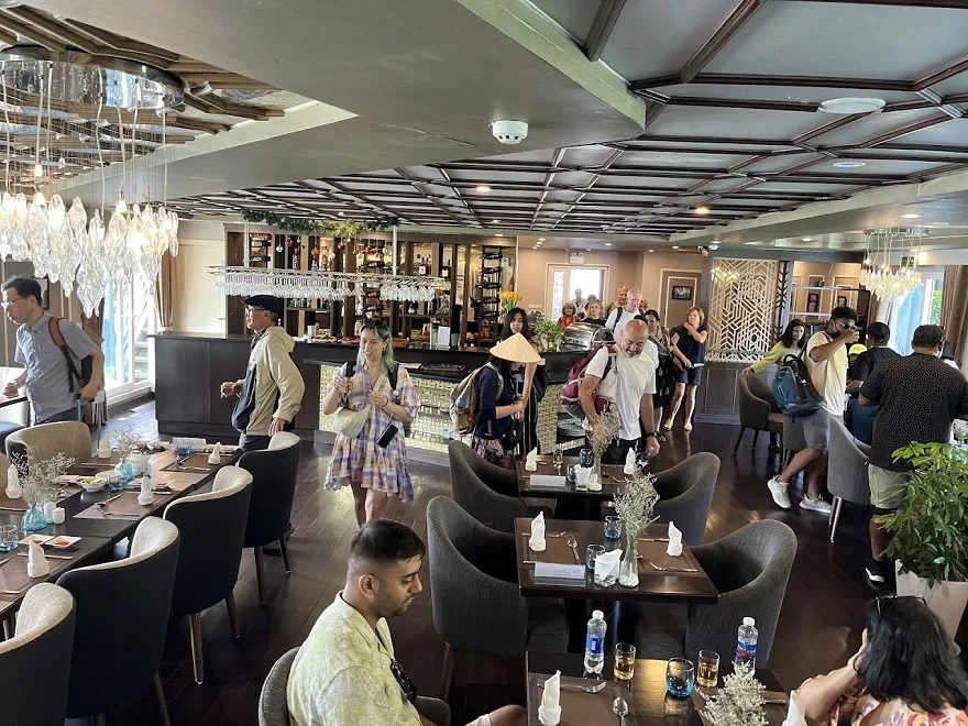 Không gian nhà hàng Era được thiết kế sang trọng
