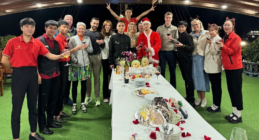 Khu vực Sundeck rộng rãi trên du thuyền Calypso