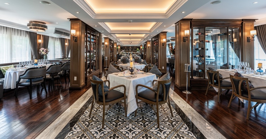 Nhà hàng sang trọng của Ambassador I