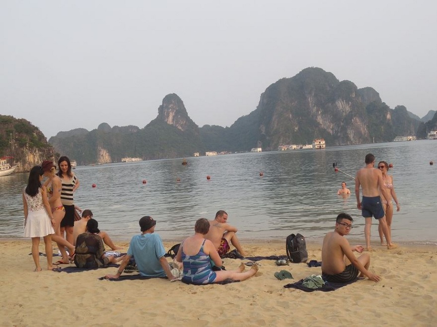 Tham quan đảo titov