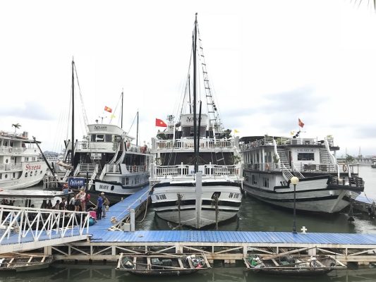 Cảng tàu khách Tuần Châu