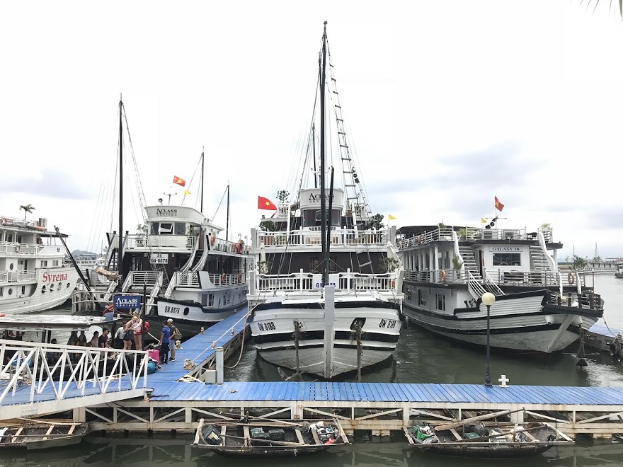 Cảng tàu khách Tuần Châu