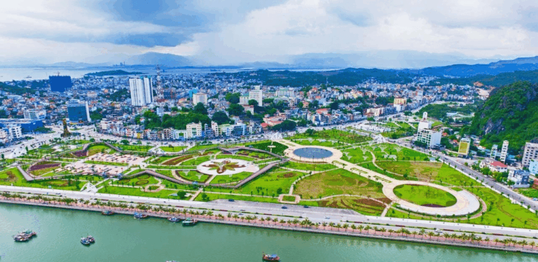 Công viên hoa lán bè Hạ Long – điểm đến xanh mát của thành phố biển
