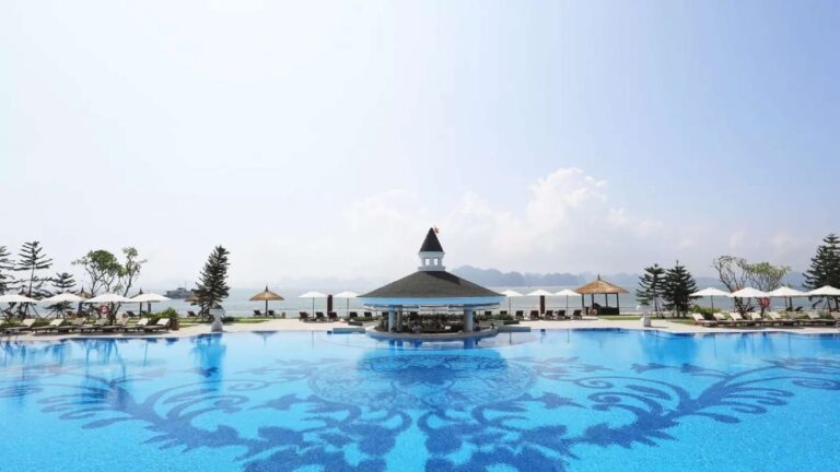 Khám phá đảo Rều Hạ Long