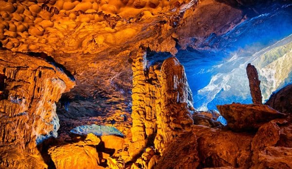 Động Mê Cung - Hành trình khám phá thế giới bí ẩn dưới lòng đất