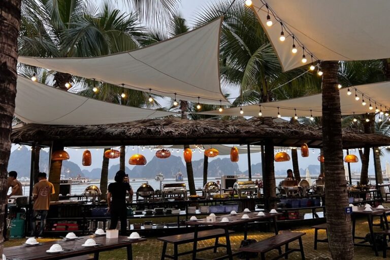 Nhà hàng buffet hải sản ở Hạ Long