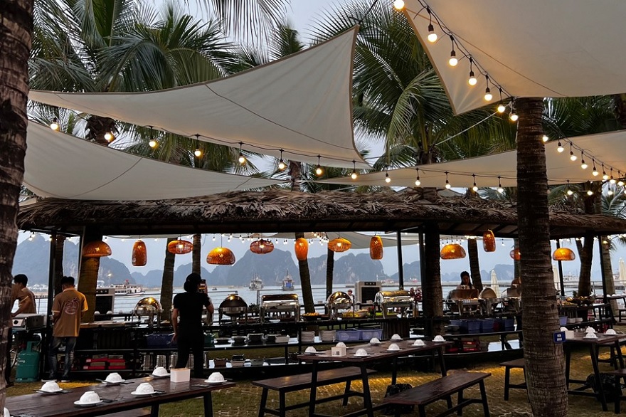 Nhà hàng buffet hải sản ở Hạ Long