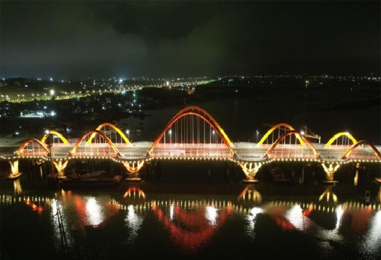 Cầu Tình Yêu Hạ Long