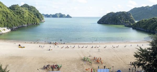 Cảnh quan bãi tắm Tùng Thu