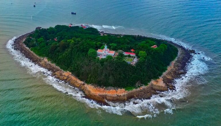 Đảo Hòn Dấu: Cẩm nang du lịch chi tiết