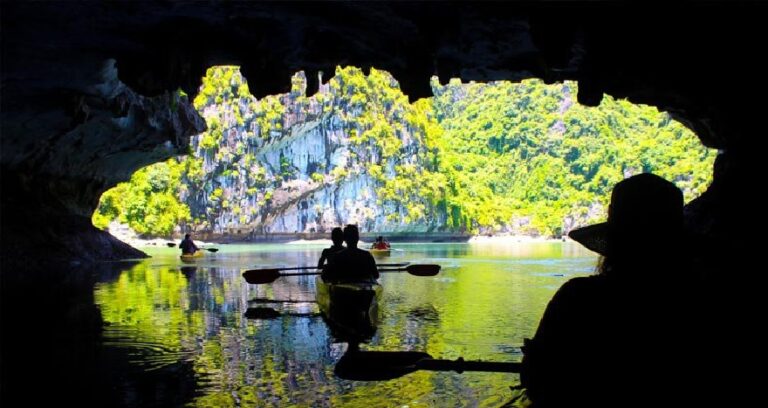 Hang Sáng Tối điểm check – in thú vị trong tour Vịnh Lan Hạ – Cát Bà