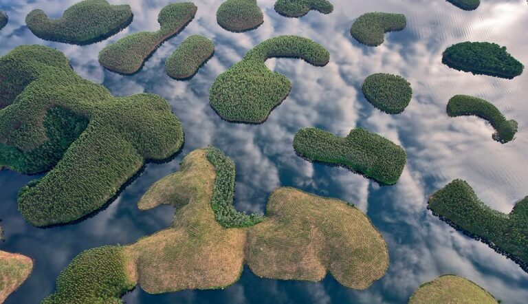 Hồ Thác Bà – điểm du lịch mệnh danh Vịnh Hạ Long trên cạn