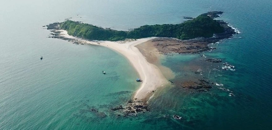 Khám phá hòn đảo Cá Chép tại Quảng Ninh