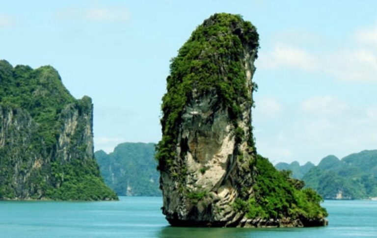 Hòn Ngón Tay: điểm check – in thú vị trong tour thăm Vịnh Hạ Long