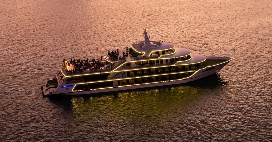 Du thuyền nhà hàng ăn tối Sea Octopus Cruise 1 Du thuyền ăn tối Sea Octopus