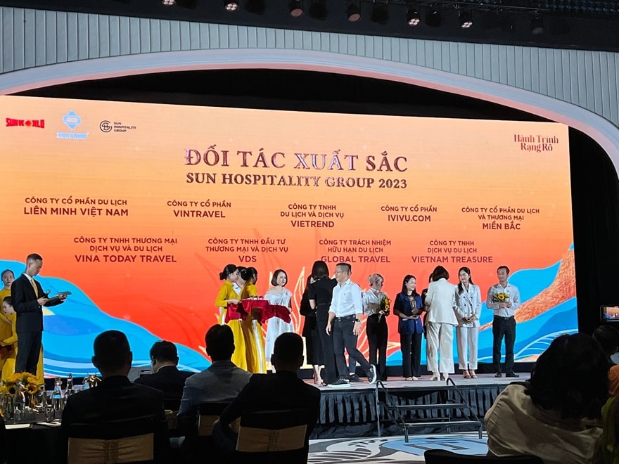 Vds travel tro thanh 1 trong 9 doi tac xuat sac nhat nam cua Sun Hospitality