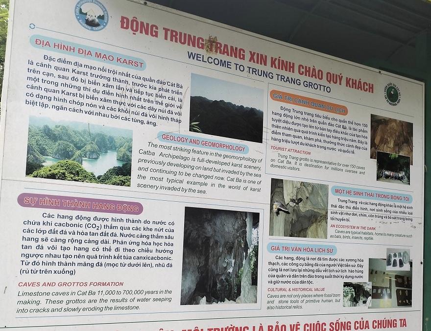 Biển Giới thiệu về đọng Trung Trang được đặt ở lối vào