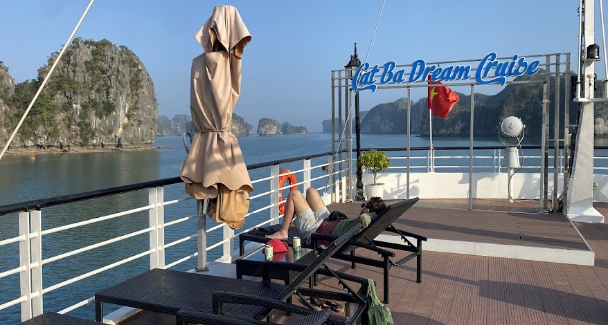 Sundeck trên Cát Bà Dream Cruise