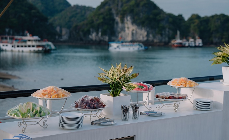 Sunset Party trên Cát Bà Dream Cruise