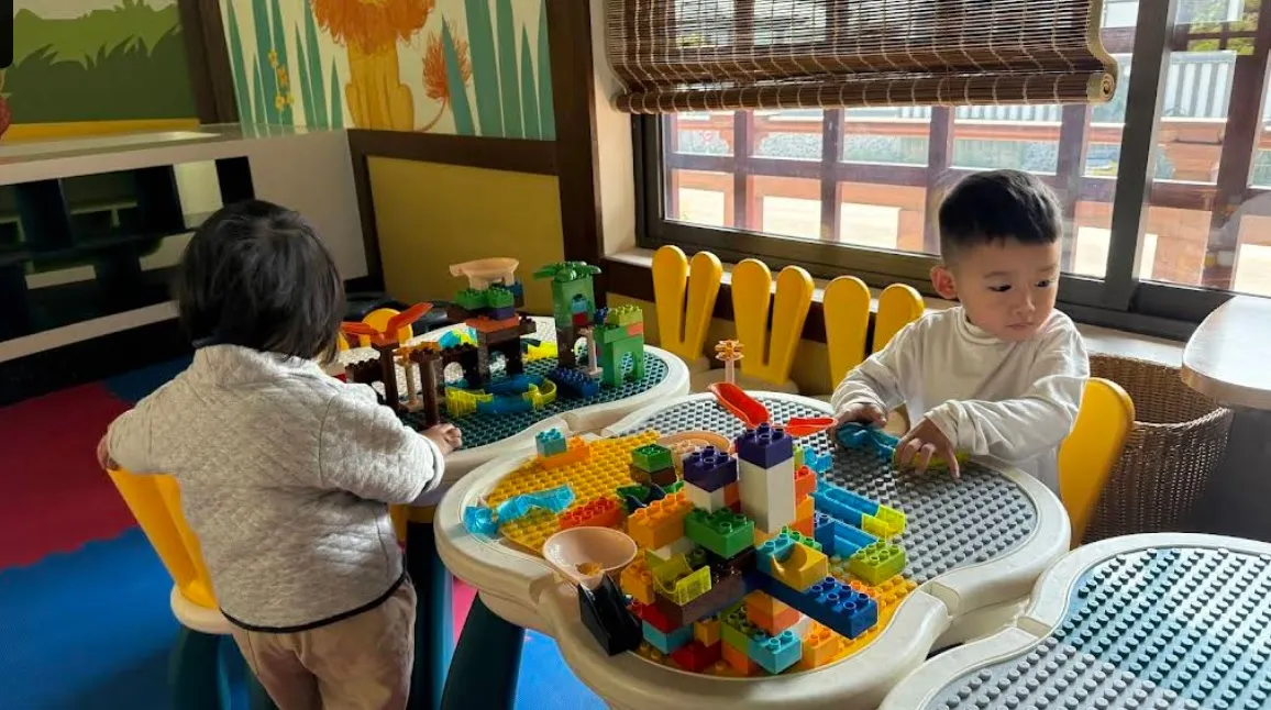 Khu vuc danh cho kids tai Yoko Onsen Quang hanh