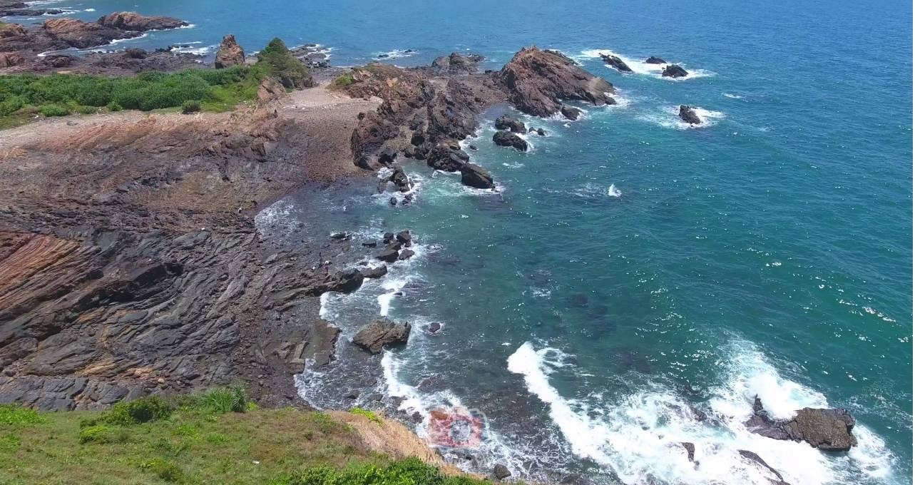 Bãi đá Cầu Mỵ