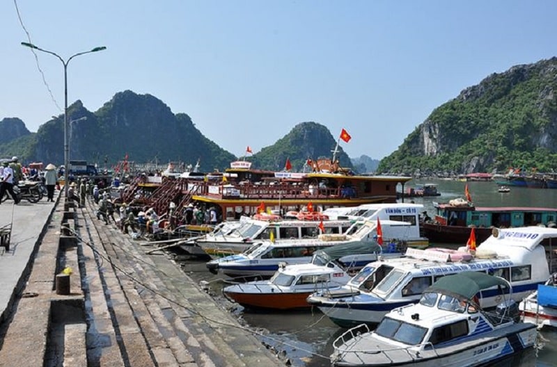 Bến Cống Yên cùng bến Cống Hẹp là hai bến cảng thuộc khu vực phía bắc của đảo Ngọc Vừng