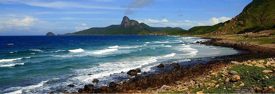 Bờ biển tại đảo Cái Chiên
