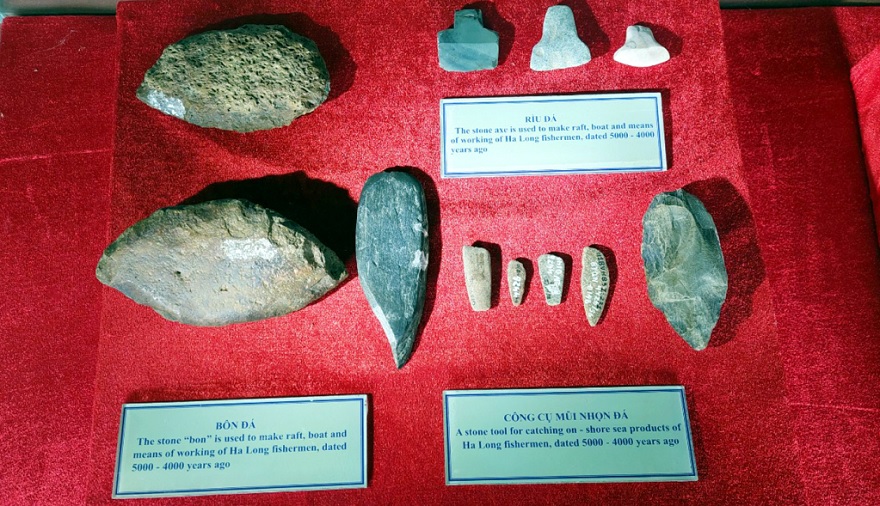 Các cong cụ của người Việt Cổ được tìm thấy tại các hang động trên VỊnh Hạ Long