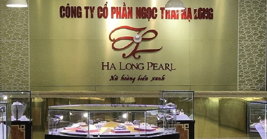 Các sản phẩm trưng bày của công ty CP Ngọc trai Hạ Long