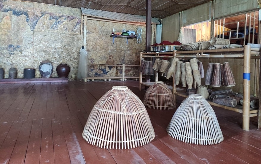 Các vật dụng đánh bắt của ngư dân làng chài Vung Viêng