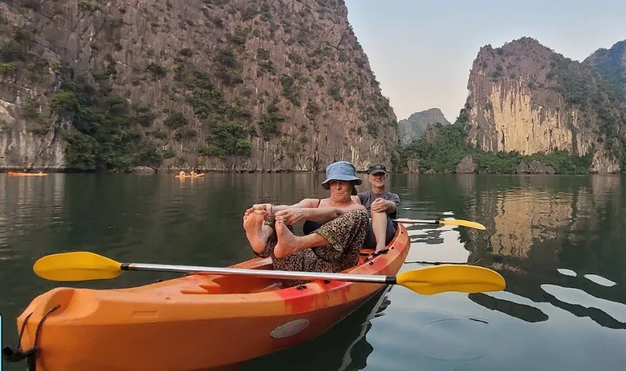 Chèo Kayak Vịnh Hạ Long