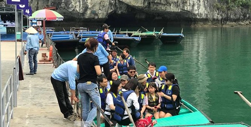 Chèo đò Hạ Long