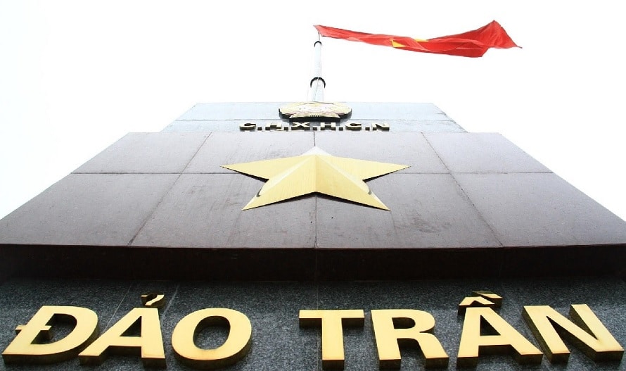 Cột cờ trên đảo Trần