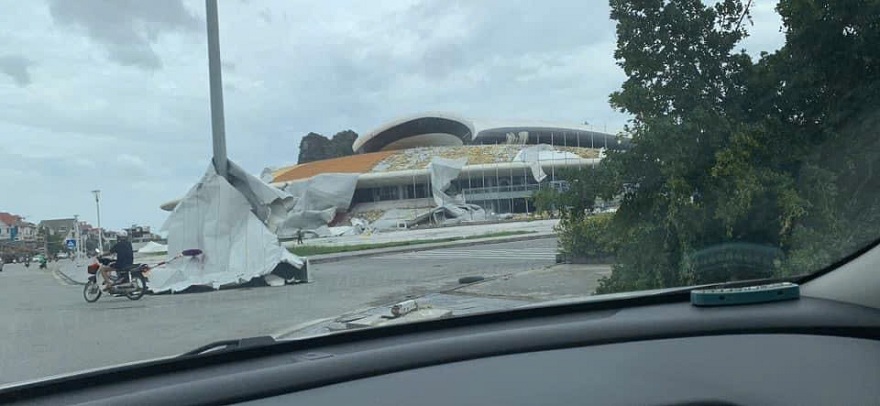 Cung cá heo Hạ Long trước và sau bão Yagi