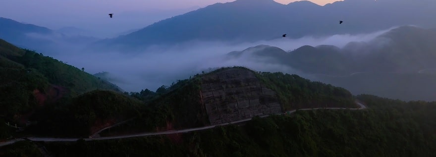 Cung đường tuần biên dãn tới cột mốc 1297 vào sáng